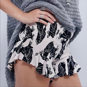 Free People Merpati Floral Ruffled Short Shorts XS